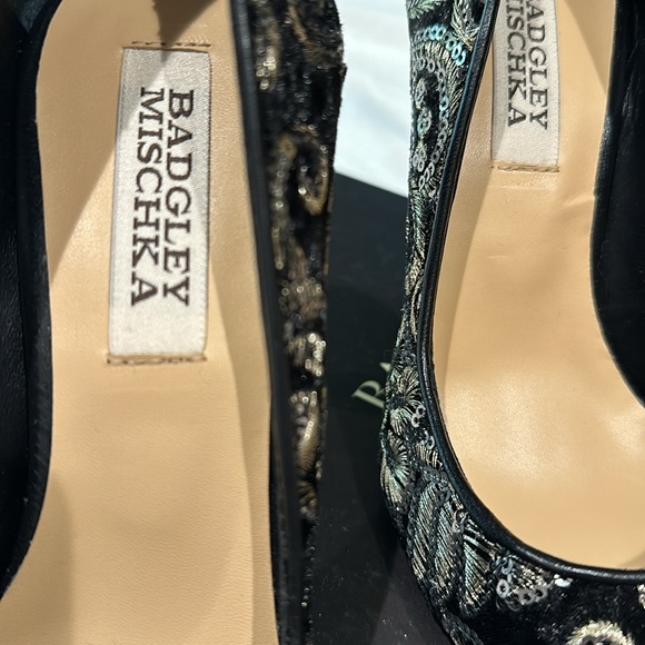 Badgley Mischka Pumps - Picture 5 of 8